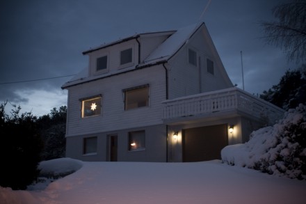 Soltun i vinterdrakt